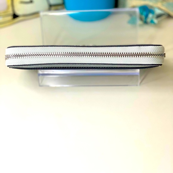 Kate Spade Glitter 🎉HP🎉Silver Zip Wallet NWT - Picture 9 of 12